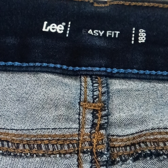 Women's Lee Easy Fit Jeans - Picture 12 of 12